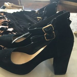Nine west black pumps